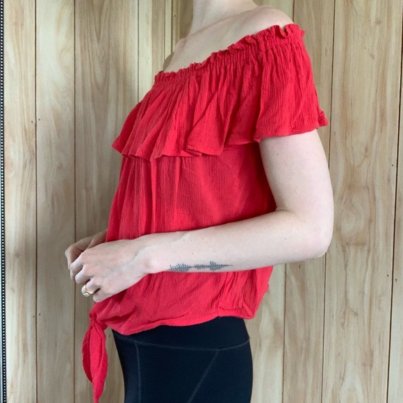 Off-Shoulder Crepe Ruffle Tank - Picture 6 of 12